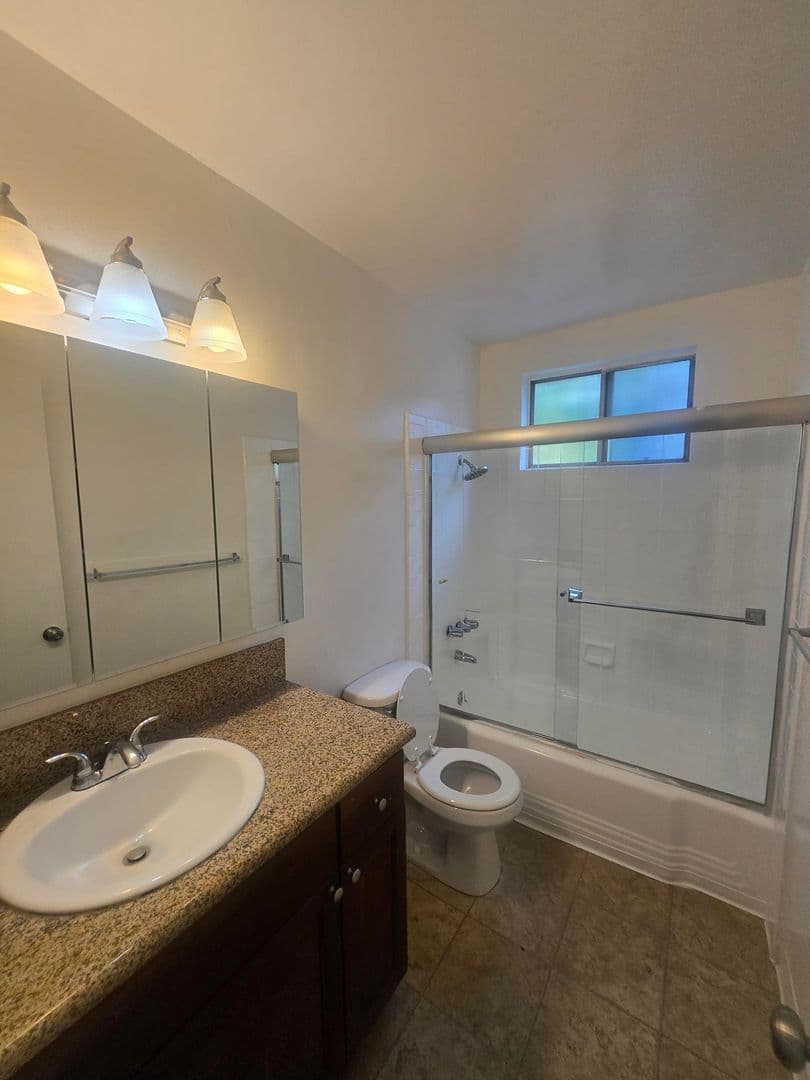 Glendale Apartment: 614 W. Stocker Street