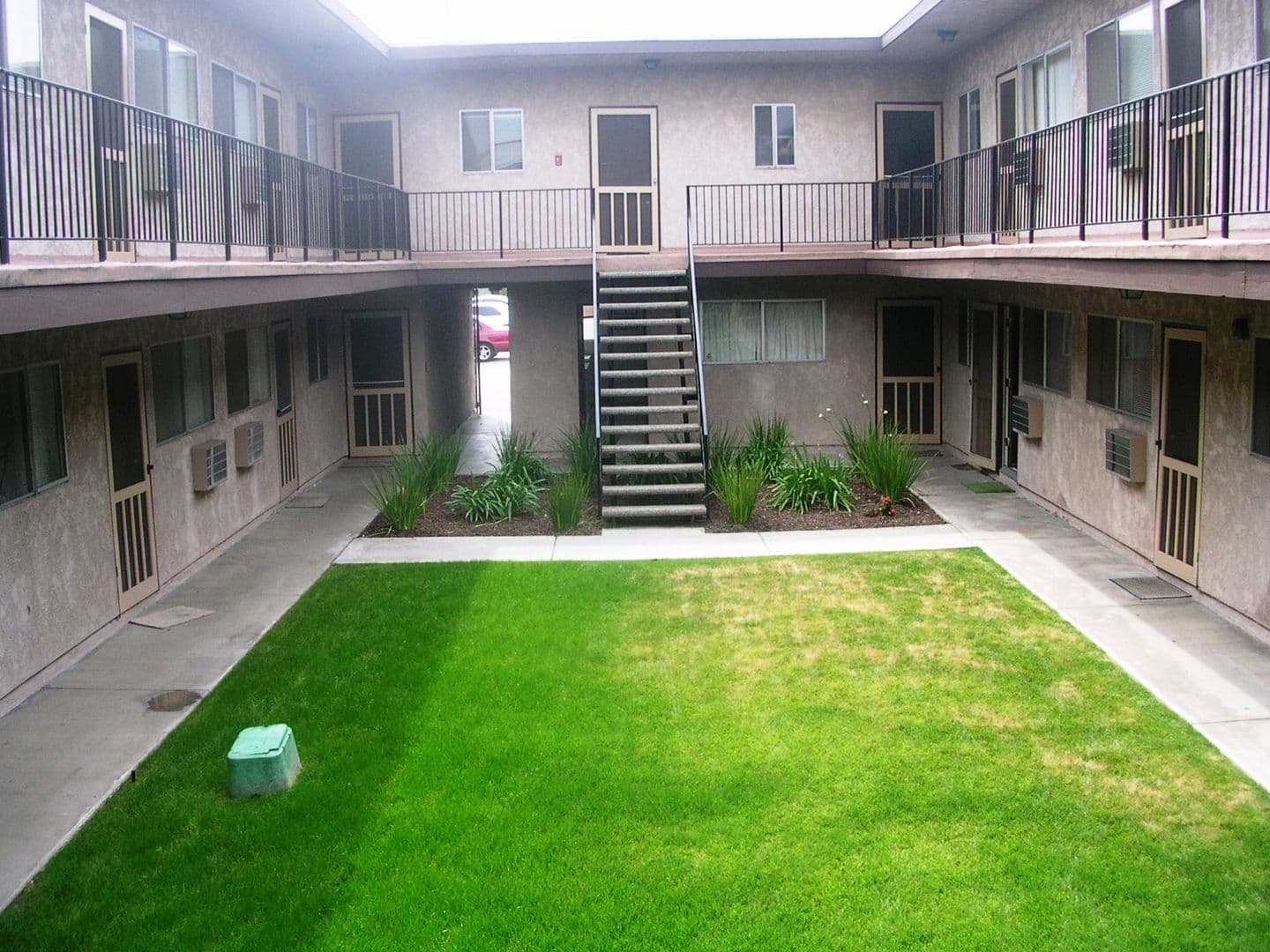 North Hollywood Apartment: 6129 N. Cahuenga Boulevard