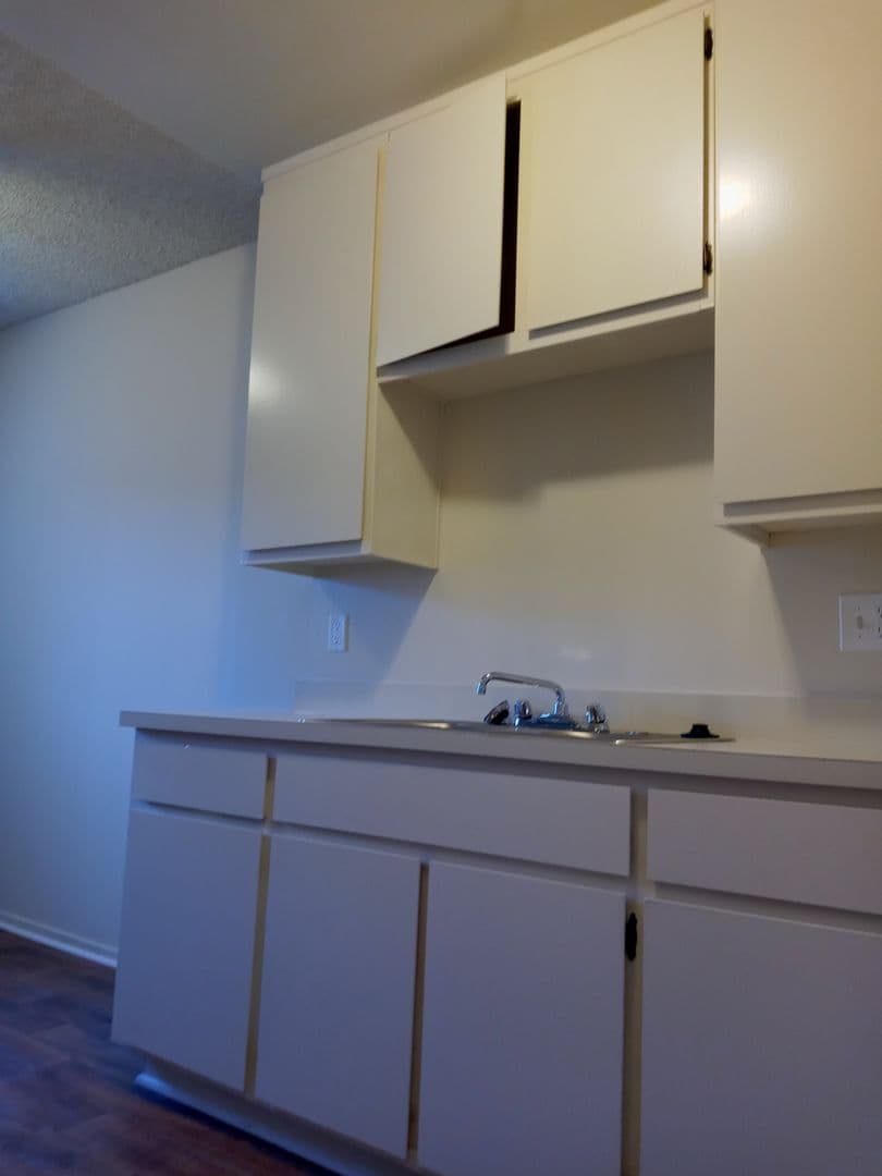 North Hollywood Apartment: 6129 N. Cahuenga Boulevard
