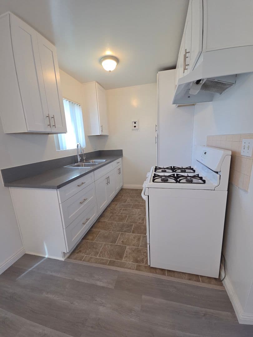 Glendale Apartment: 914-920 S. Central Avenue