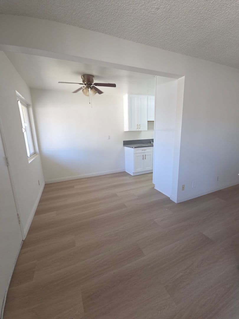 Glendale Apartment: 812 S. Glendale Avenue