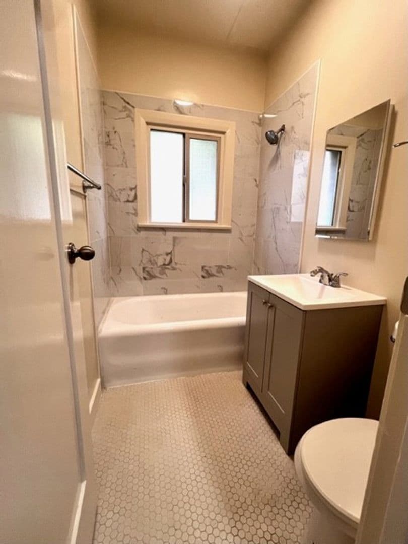 Glendale Apartment: 337 W. Elk Avenue