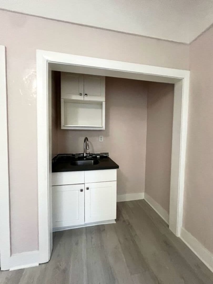 Glendale Apartment: 337 W. Elk Avenue