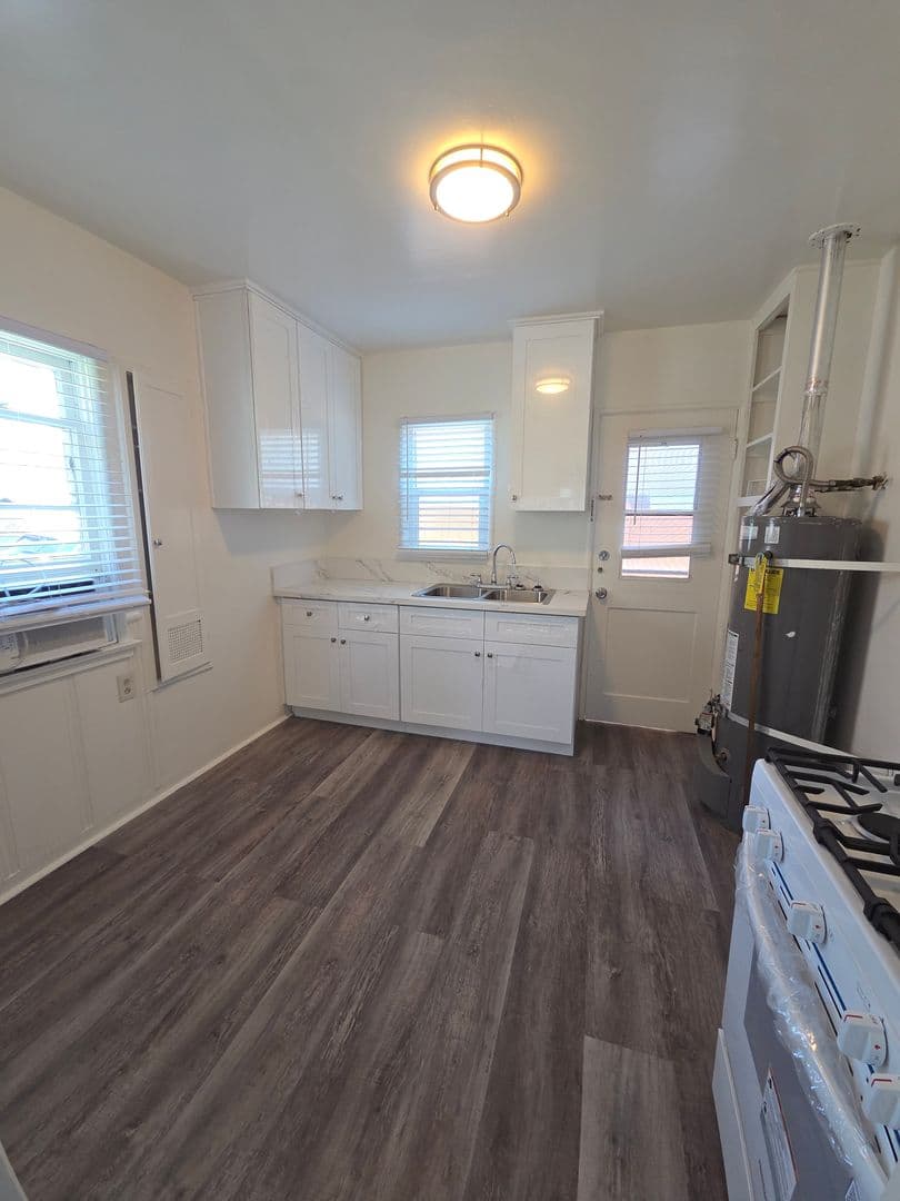 Glendale Apartment: 617-621 N. Columbus Avenue