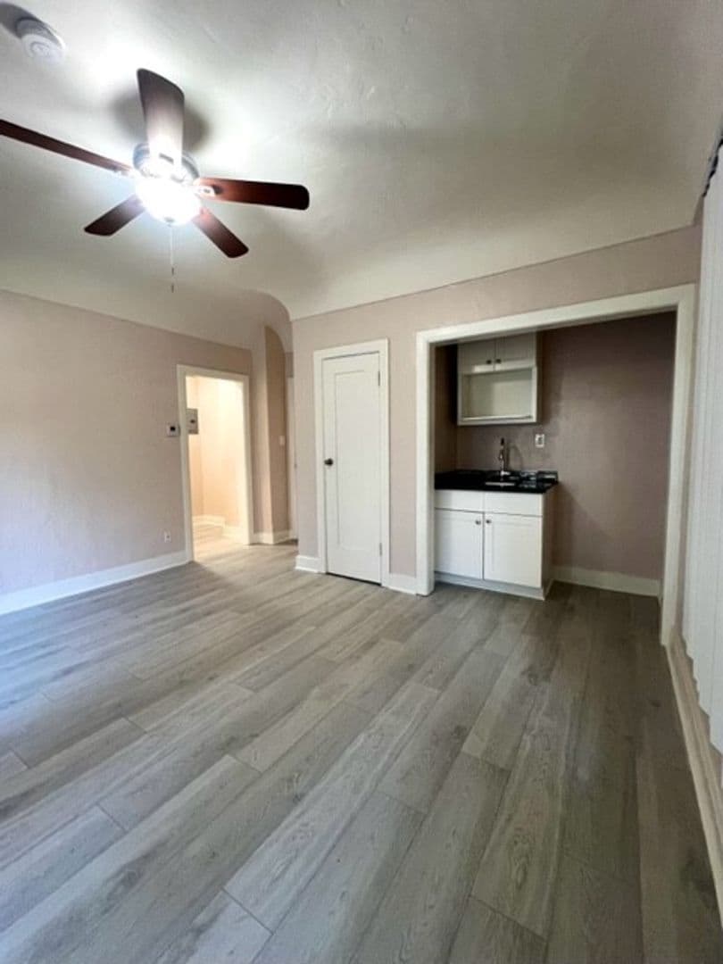 Glendale Apartment: 337 W. Elk Avenue