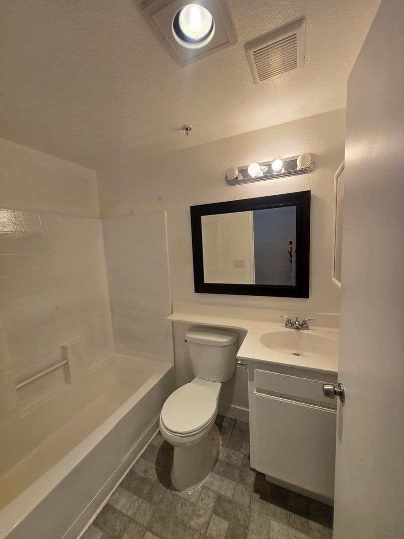 Winnetka Apartment: 19951 Roscoe Blvd.