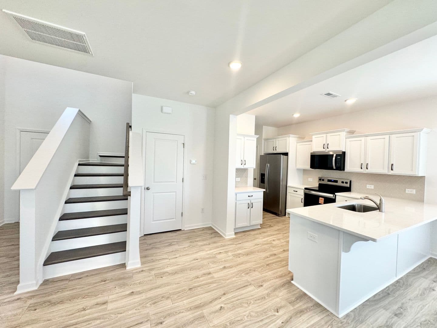 Salisbury House: 1425 Stork Drive
