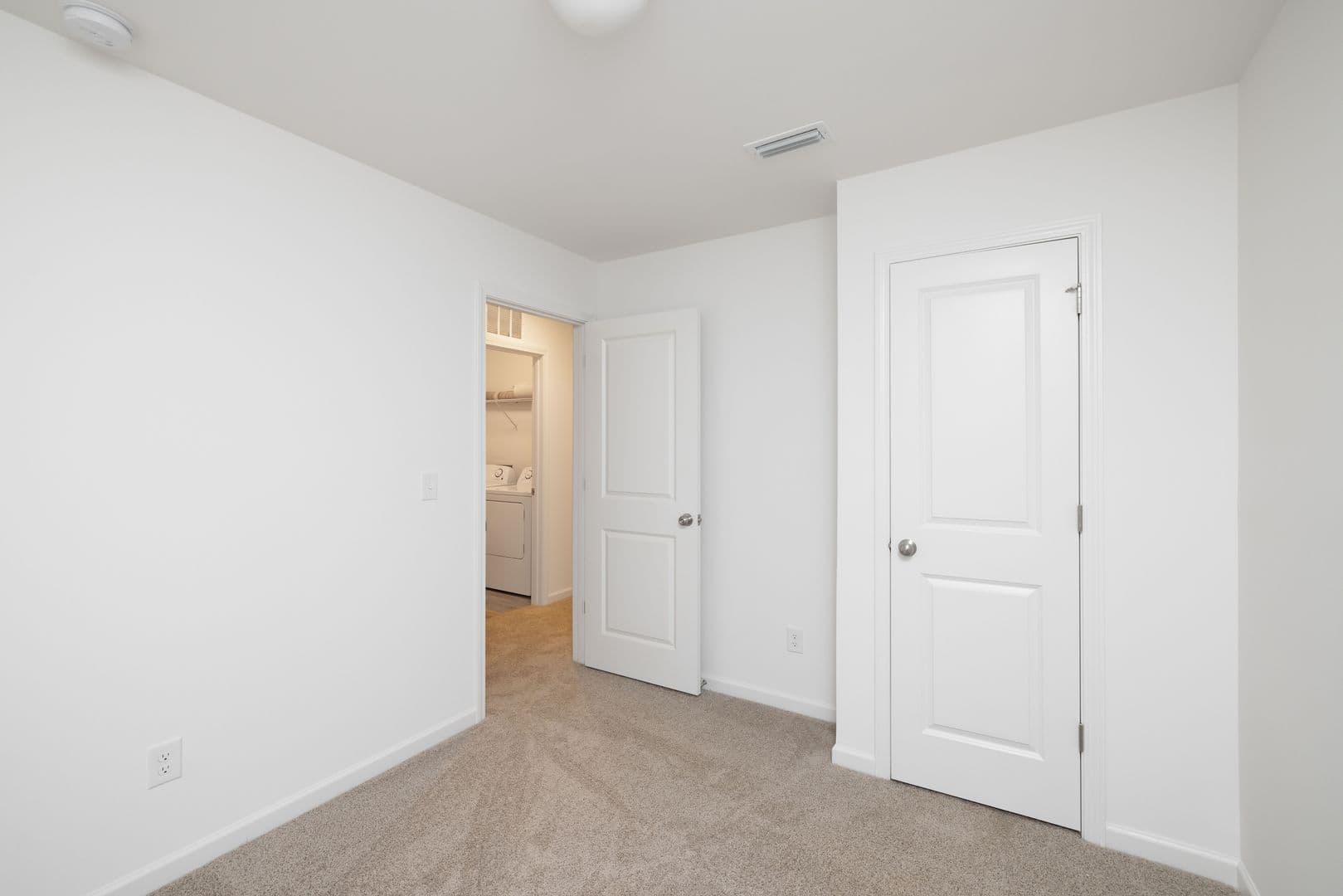 Albemarle Townhome: 609 Elizabeth Avenue
