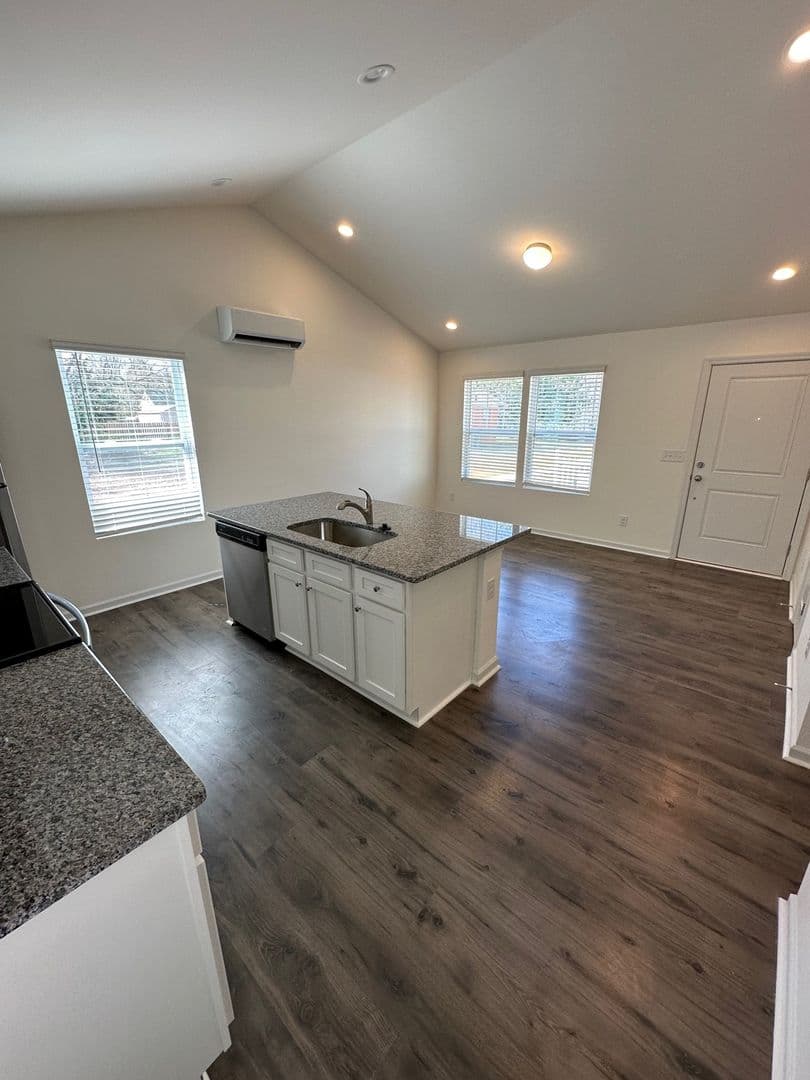 Charlotte House: 3218 Capitol Drive
