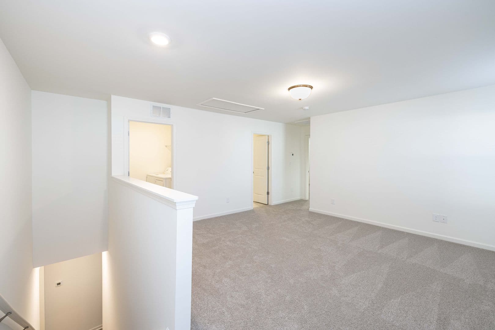 Statesville House: 104 Lorcan Ln