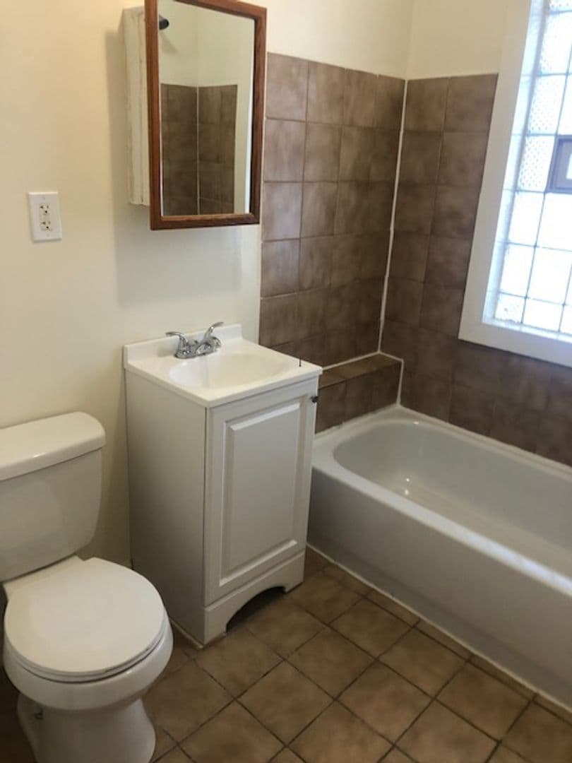 Chicago Apartment: 1205 - 1211 N Lockwood Ave