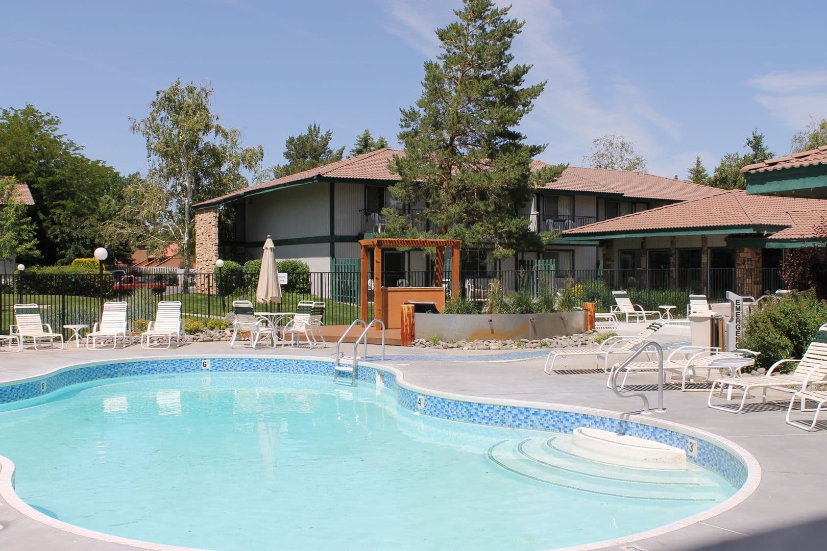Sparks Apartment: 202 Nichols Boulevard