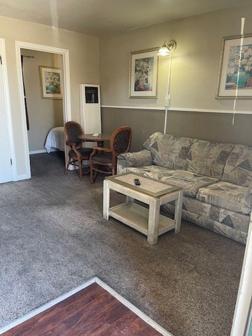 Sparks Apartment: 304 Victorian Ave.