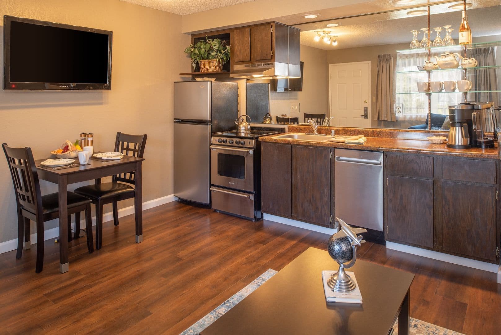 Sparks Apartment: 202 Nichols Boulevard