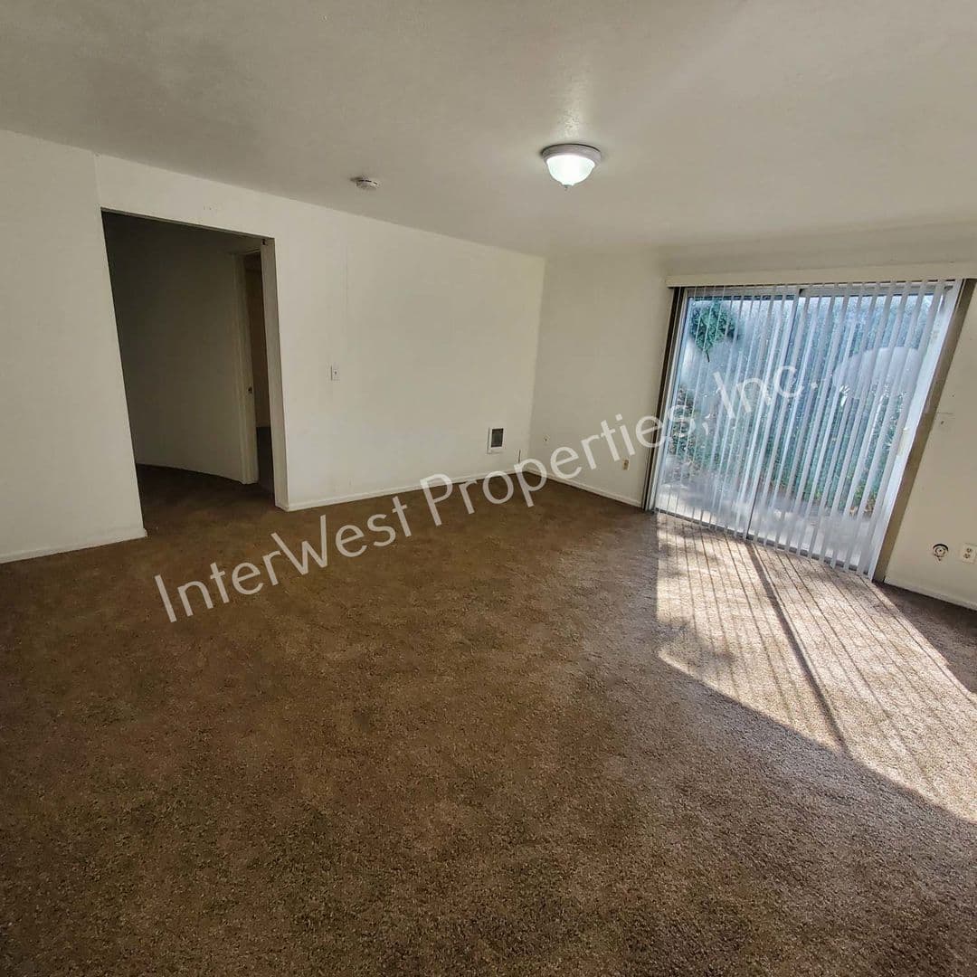 PORTLAND Apartment: 11706 E BURNSIDE STREET
