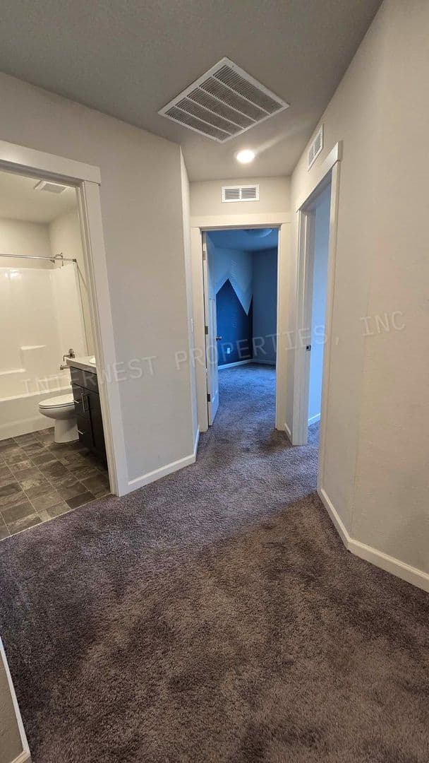 RIDGEFIELD House: 4145 S WATERS EDGE WAY