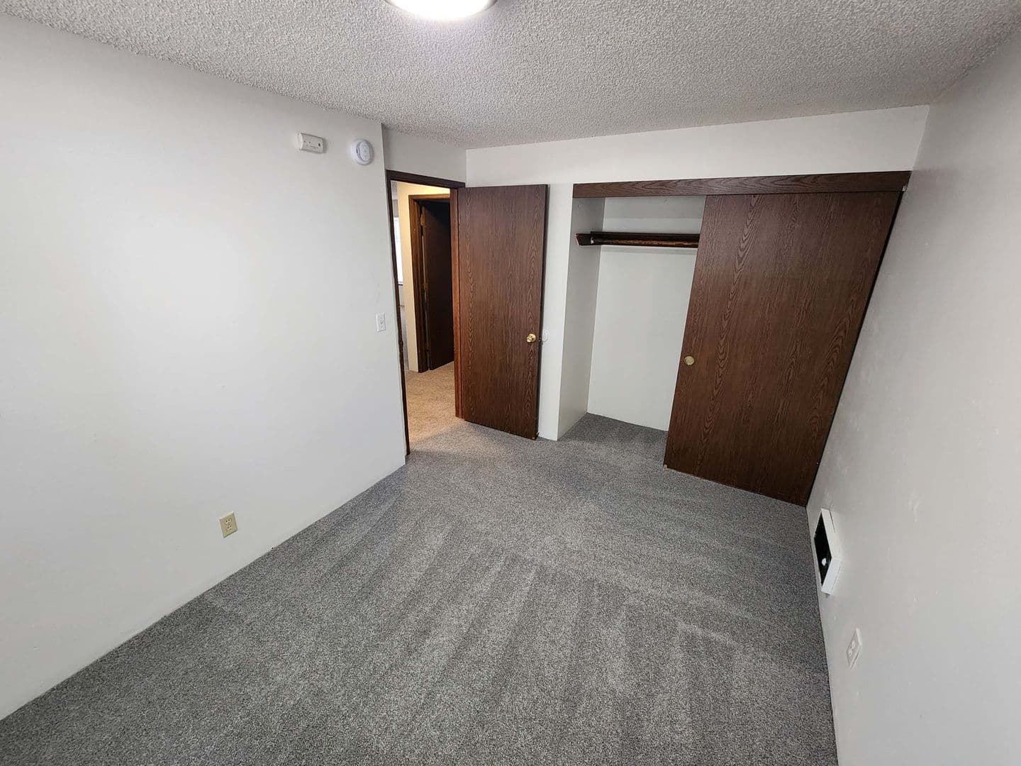 PORTLAND Apartment: 13131  --  13139 SE DIVISION ST.
