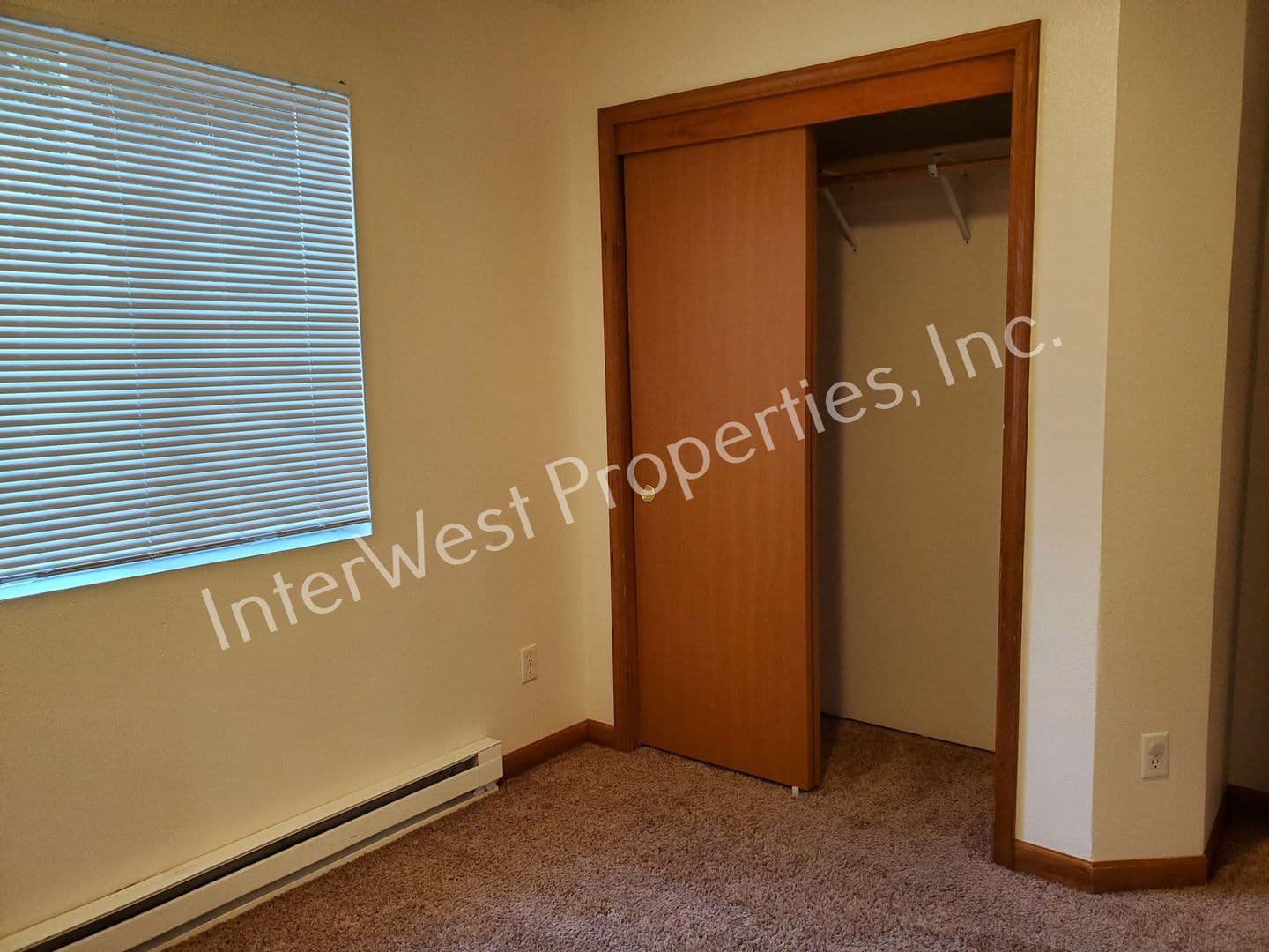 PORTLAND Apartment: 2622 SE 84TH AVE