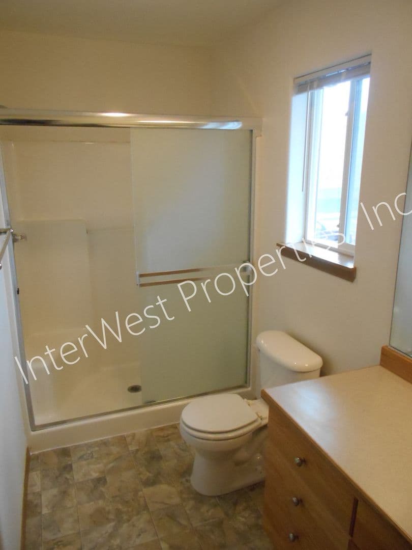 TROUTDALE Apartment: 1663 -- 1671 SW CHERRY PARK RD