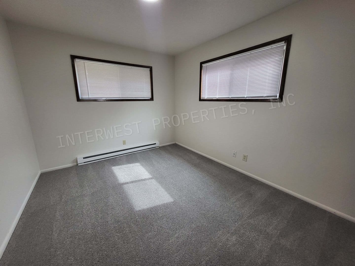 HILLSBORO Apartment: SPRUCE STREET APTS