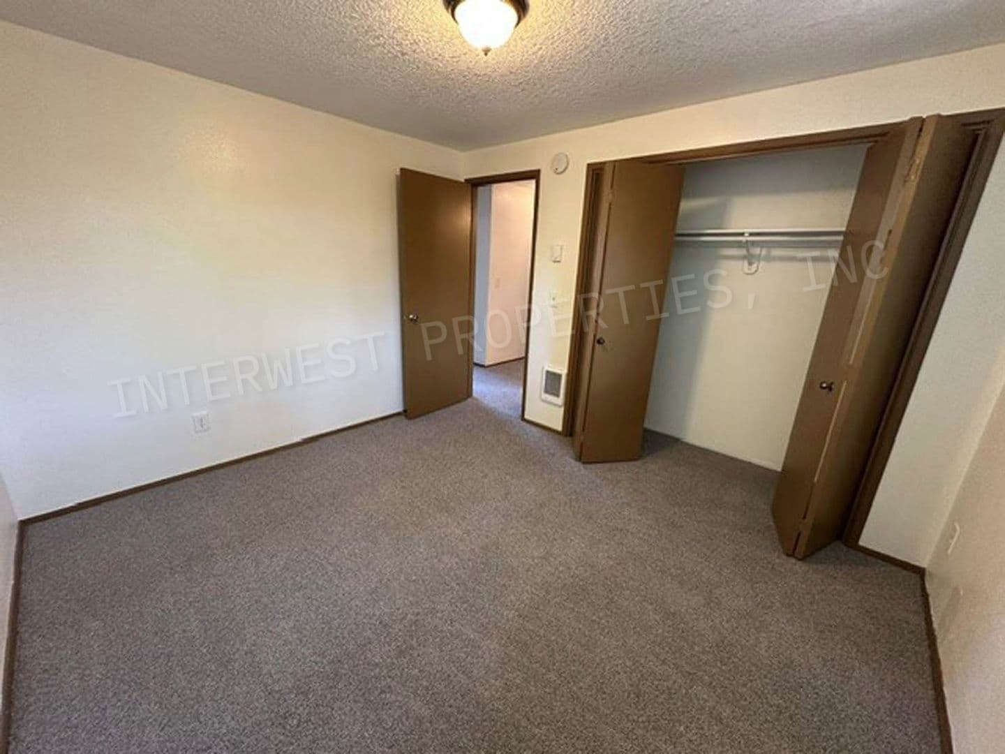 HILLSBORO Apartment: MAPLETREE APTS