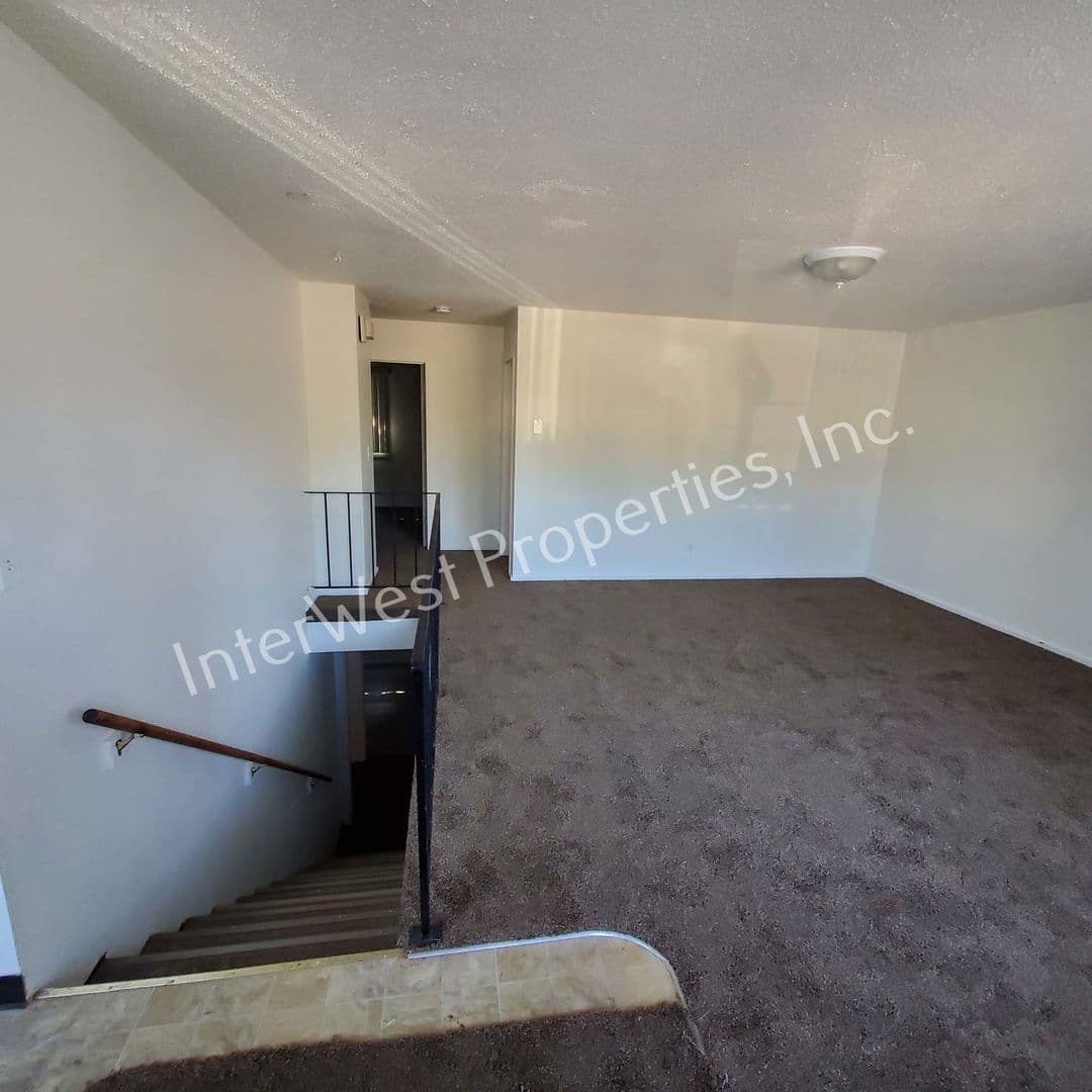 PORTLAND Apartment: 11706 E BURNSIDE STREET