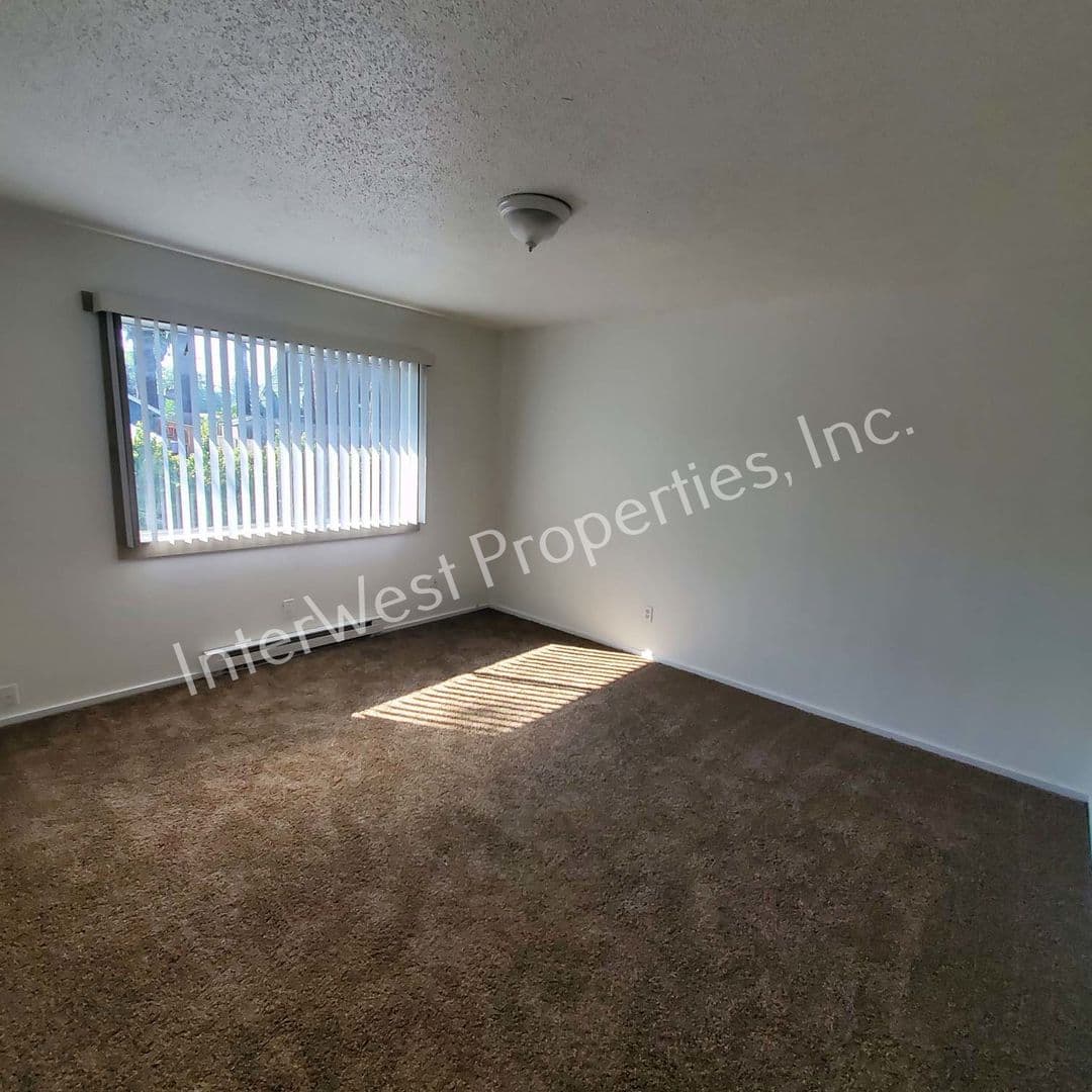 PORTLAND Apartment: 11706 E BURNSIDE STREET