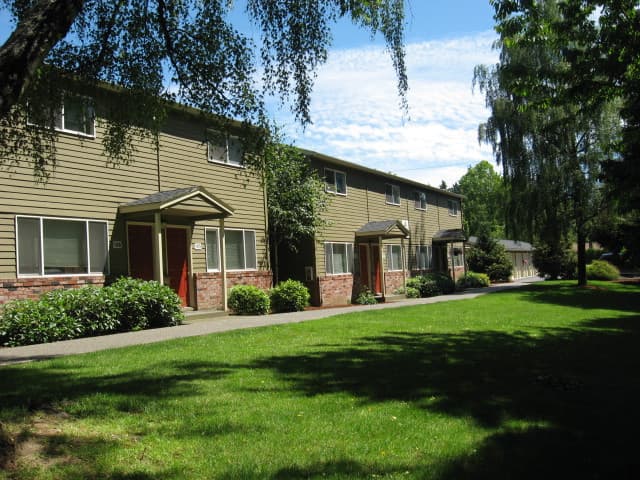 GRESHAM Apartment: CARLIN ROSE APTS