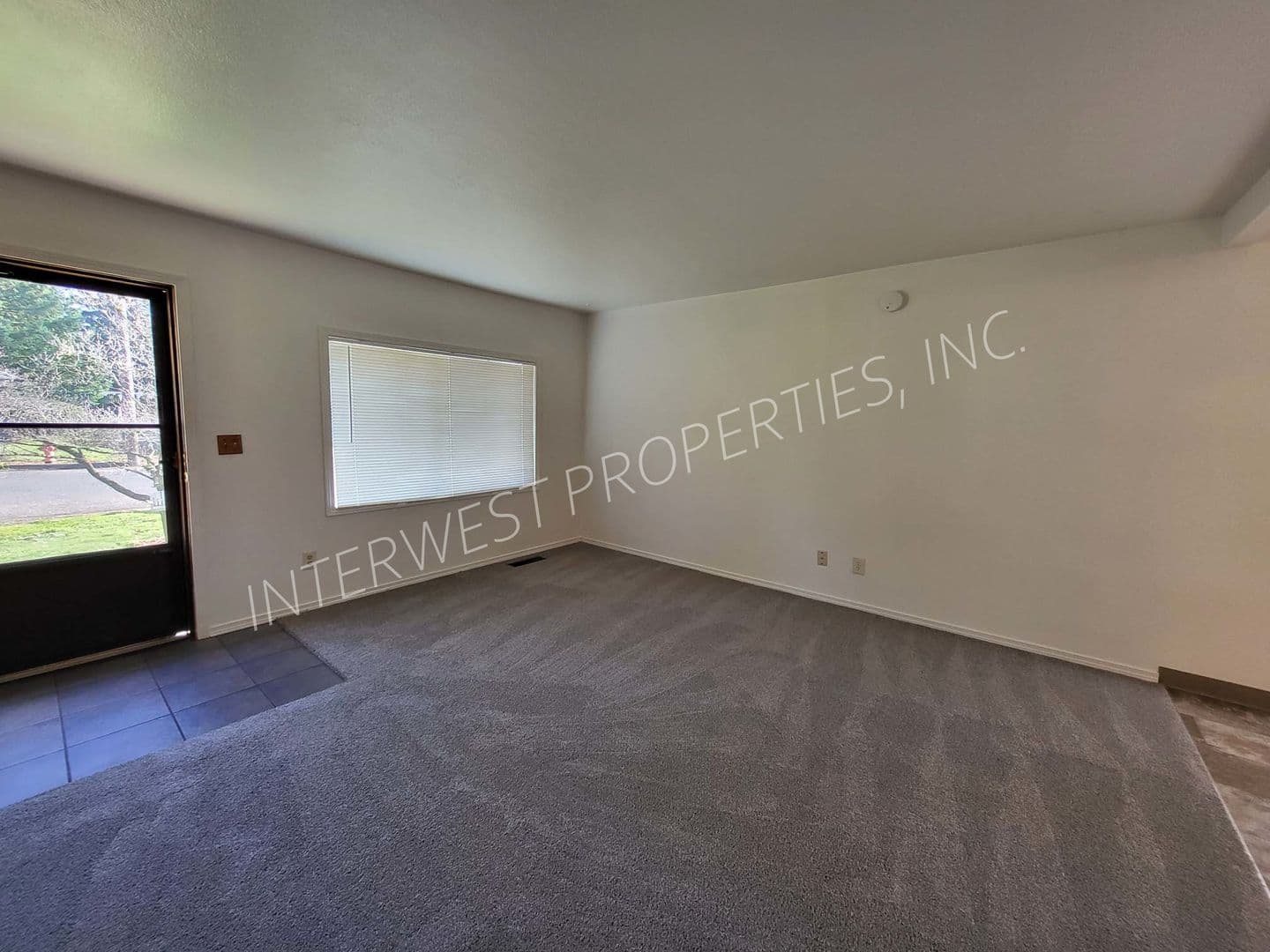 PORTLAND House: 619 NE 117TH AVENUE