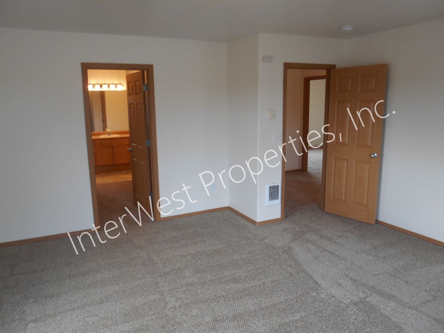 TROUTDALE Apartment: 1663 -- 1671 SW CHERRY PARK RD