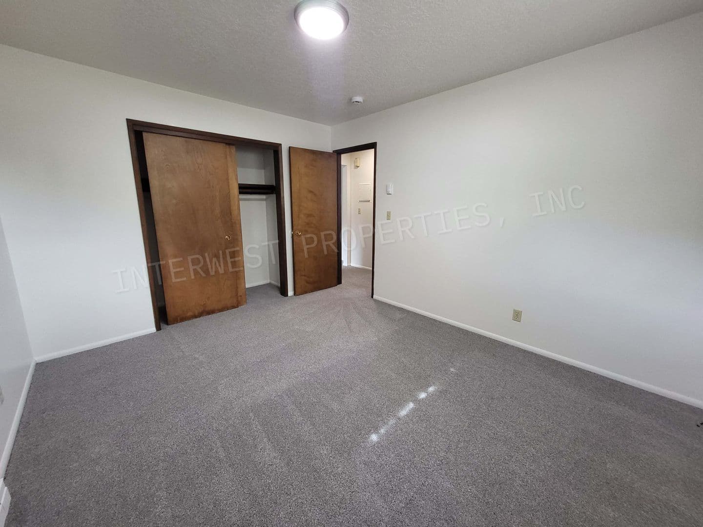 HILLSBORO Apartment: SPRUCE STREET APTS