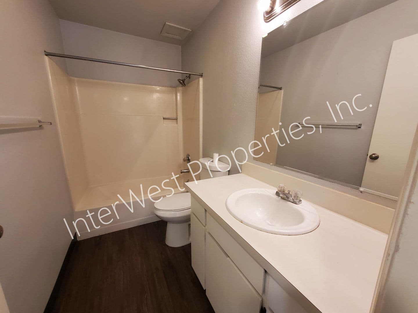 PORTLAND Apartment: 1525 SW 14TH AVE