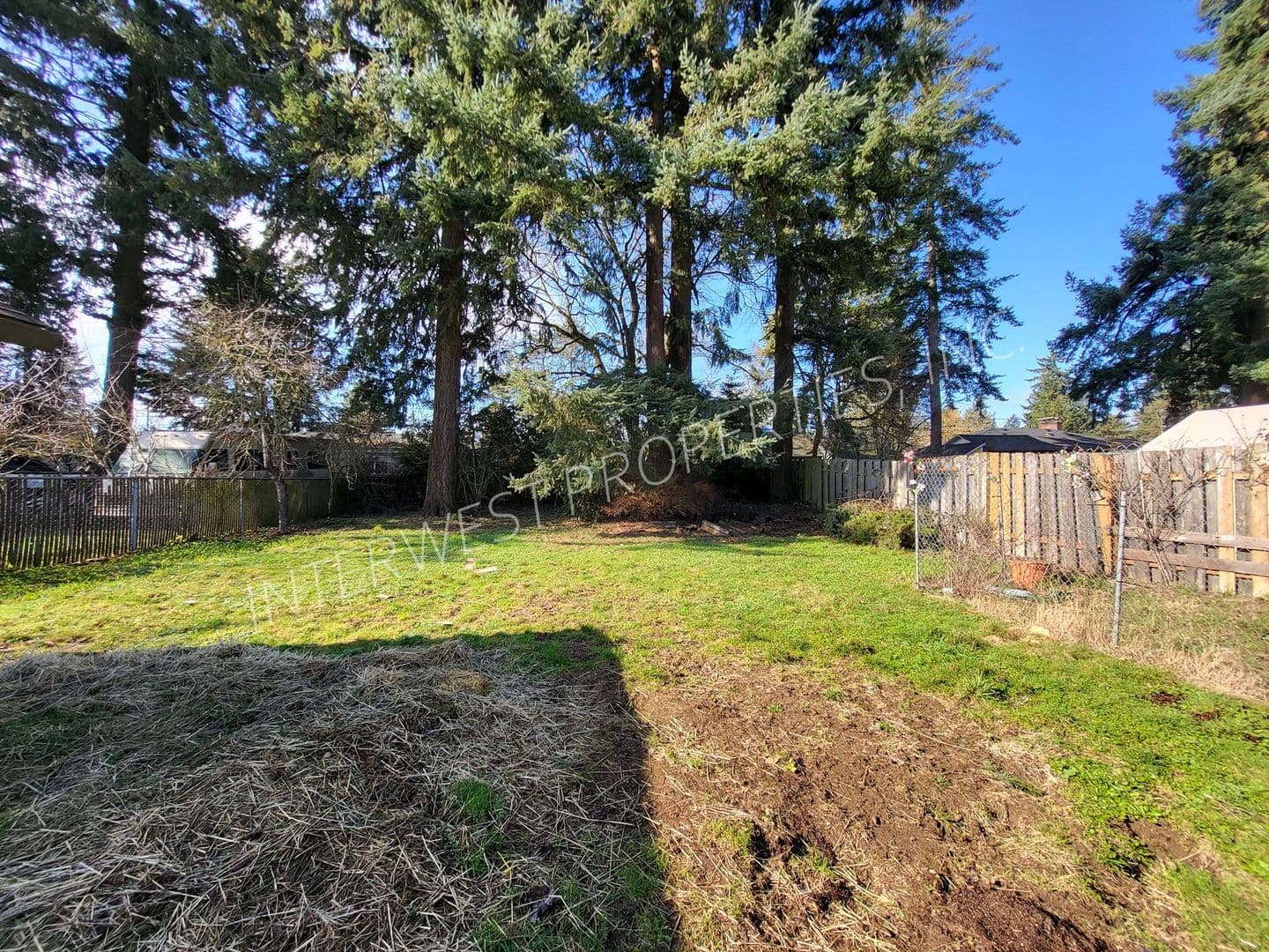 PORTLAND House: 619 NE 117TH AVENUE