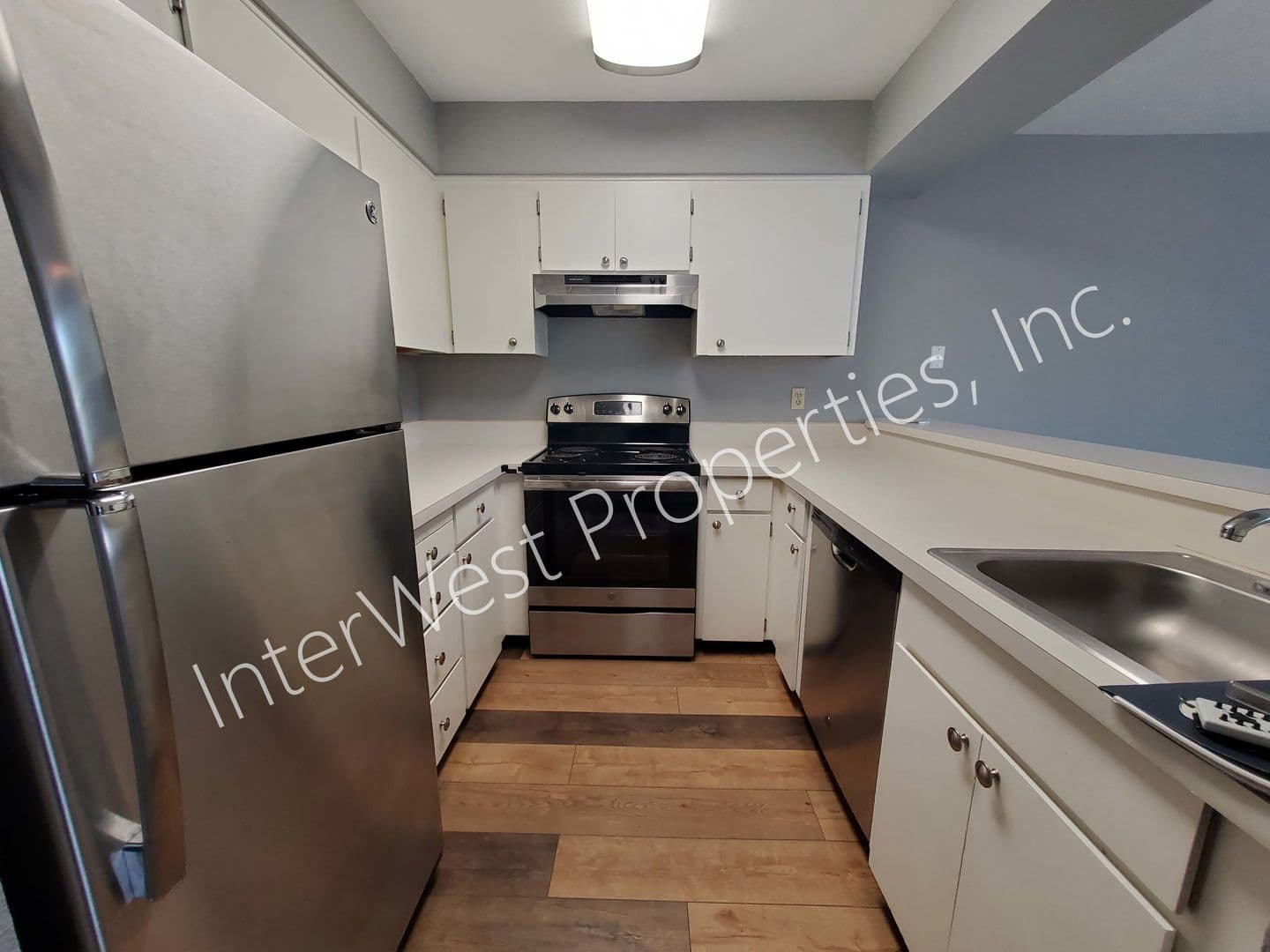 PORTLAND Apartment: 1525 SW 14TH AVE