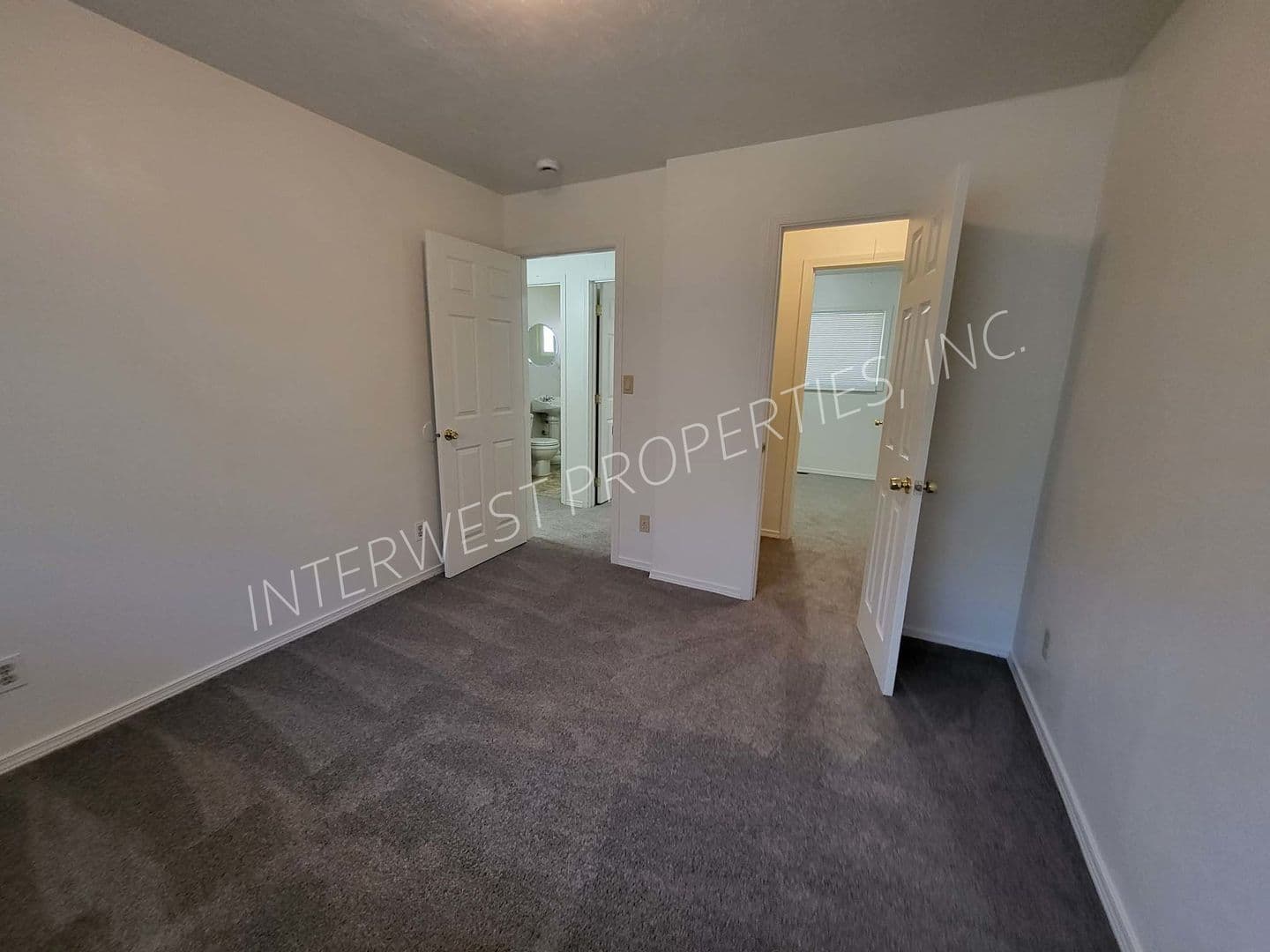 PORTLAND House: 619 NE 117TH AVENUE