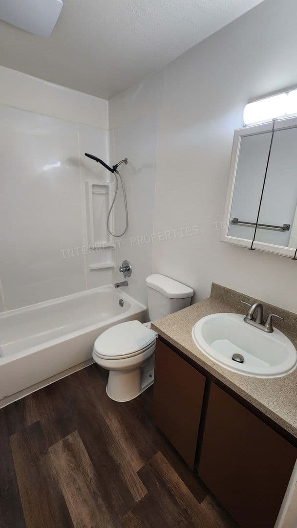PORTLAND Apartment: TERRA TABOR APTS