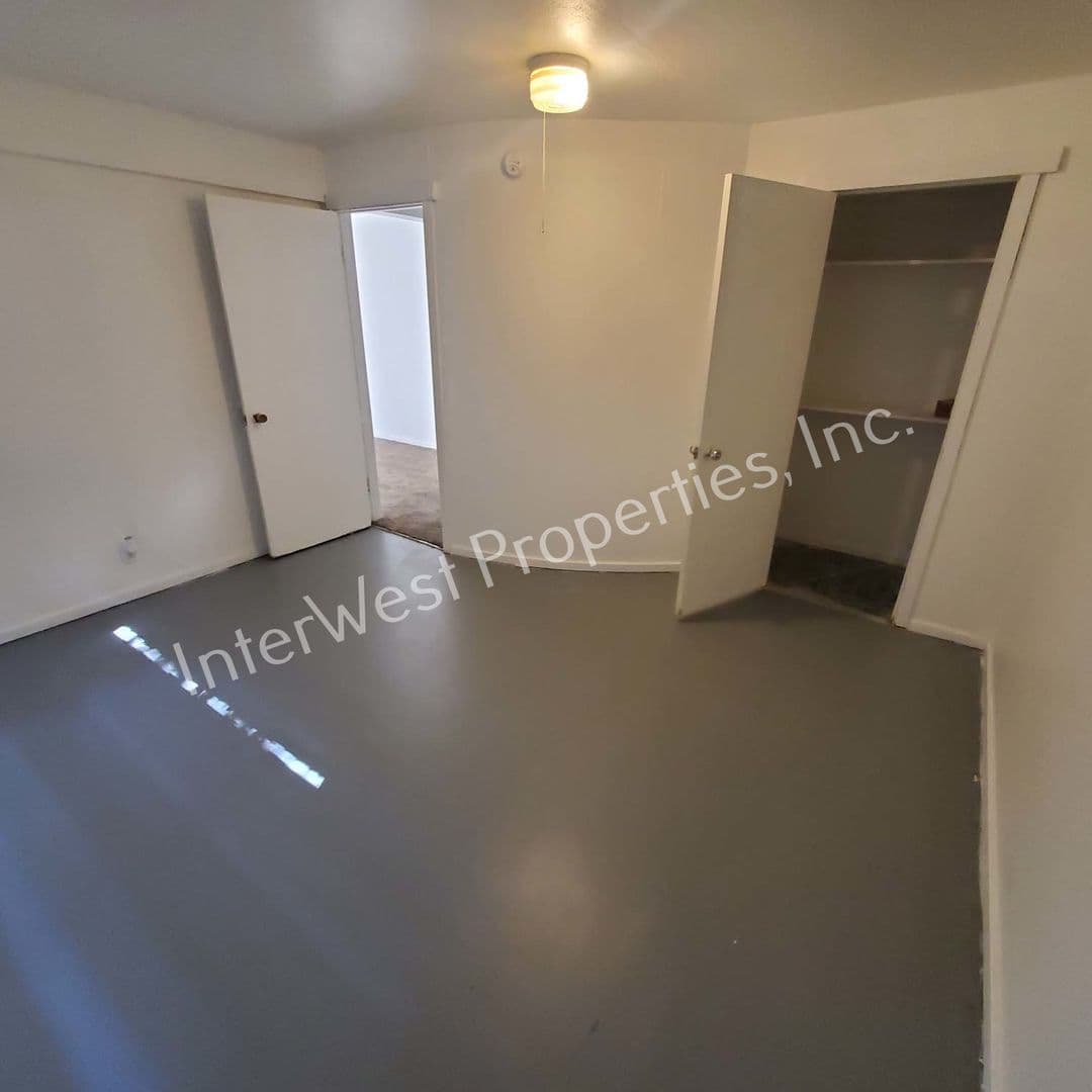 PORTLAND Apartment: 11706 E BURNSIDE STREET