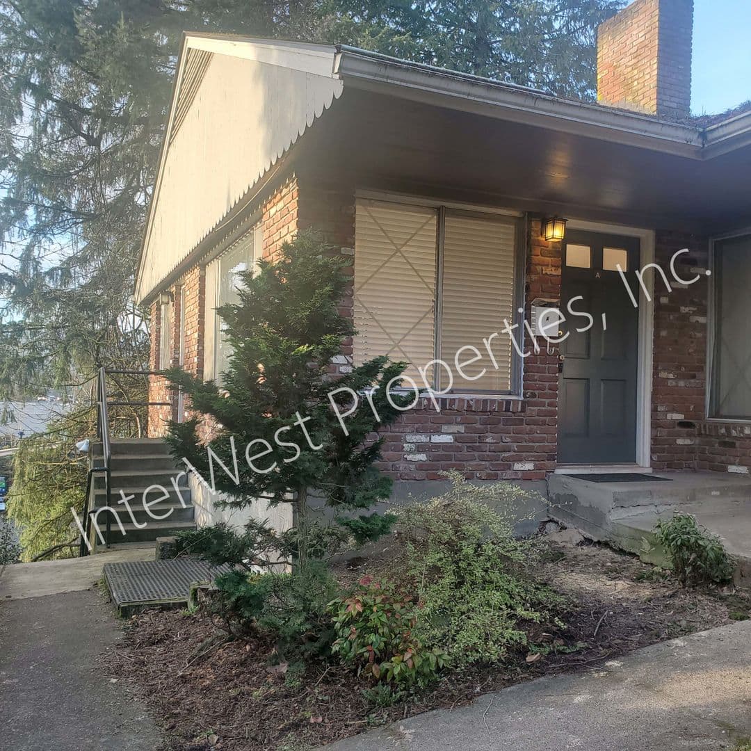 LAKE OSWEGO Apartment: GEORGIA MANOR