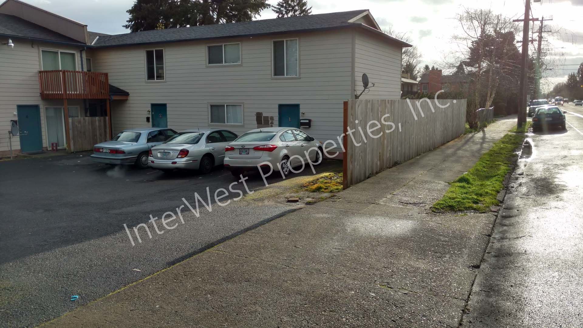 PORTLAND Apartment: 8231 N. FESSENDEN ST.