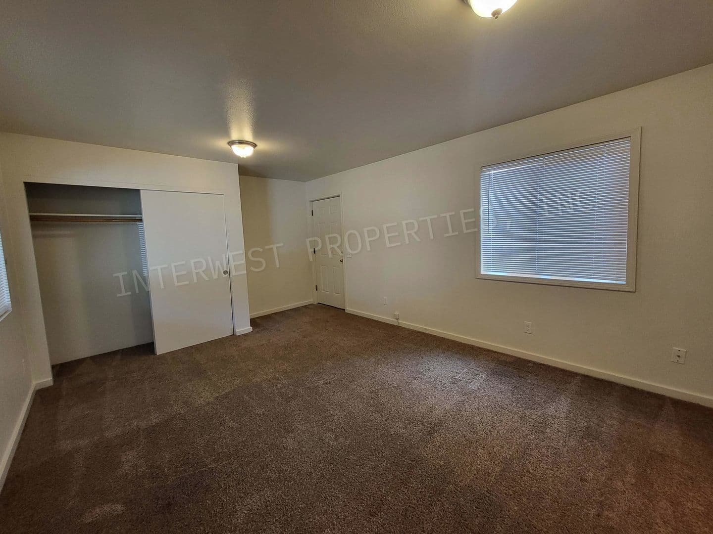 PORTLAND Apartment: 12408 -- 12414 SE IVON CT.