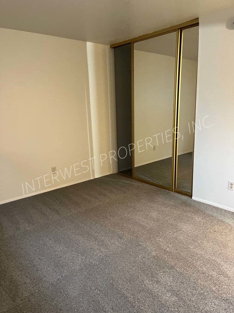 PORTLAND Apartment: TERRA TABOR APTS