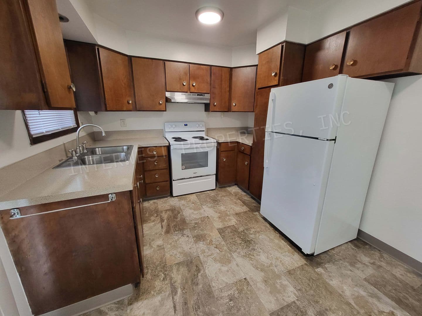HILLSBORO Apartment: SPRUCE STREET APTS