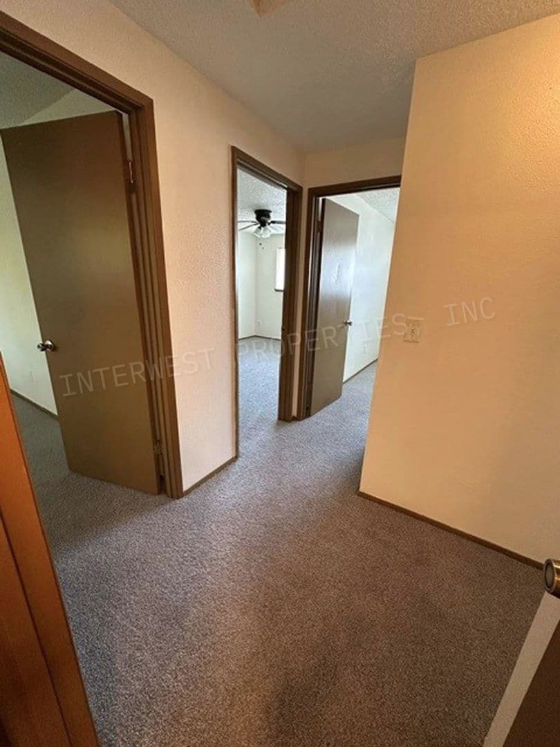HILLSBORO Apartment: MAPLETREE APTS