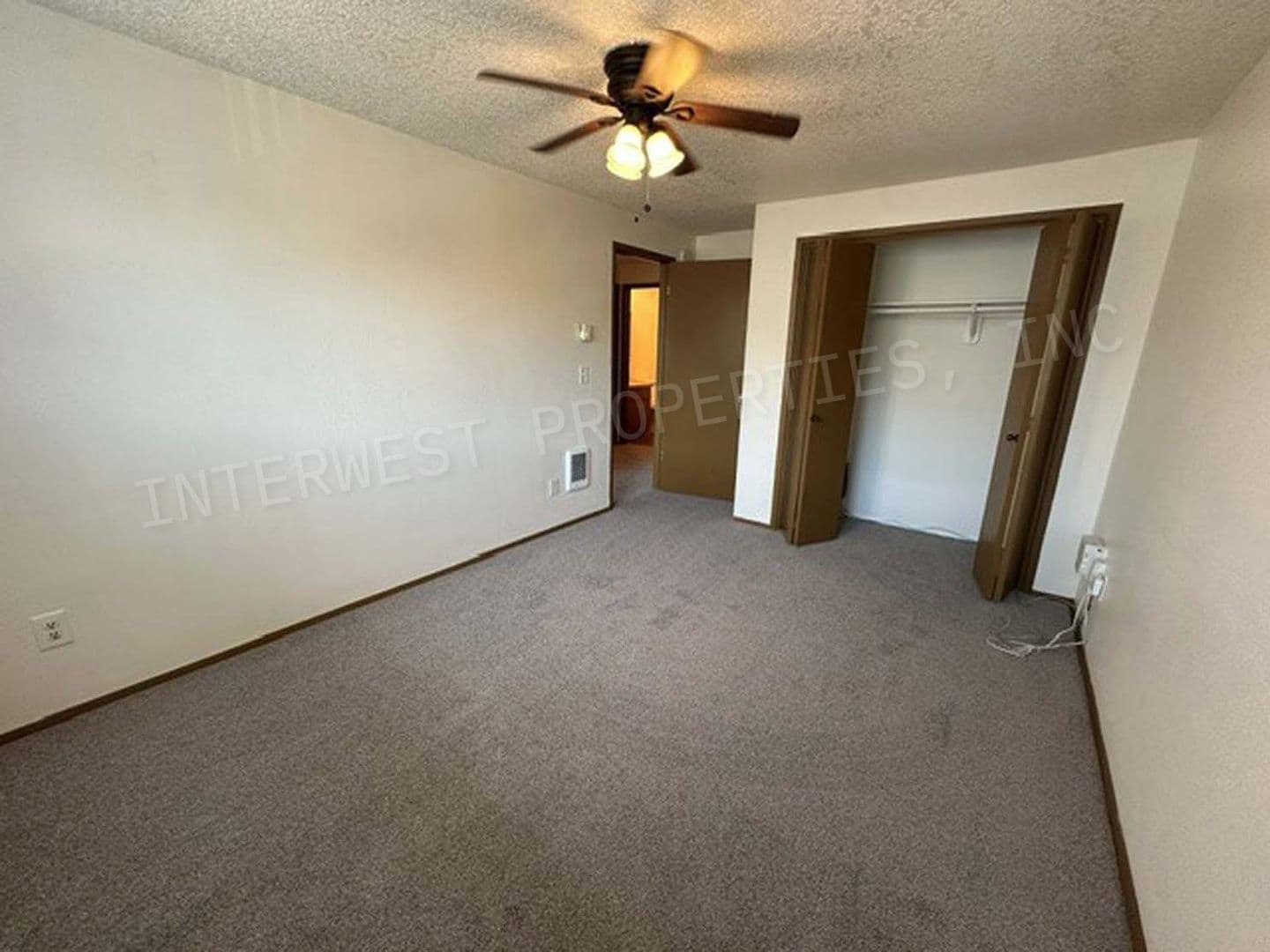 HILLSBORO Apartment: MAPLETREE APTS