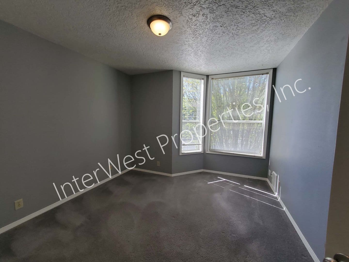 PORTLAND Apartment: 1525 SW 14TH AVE