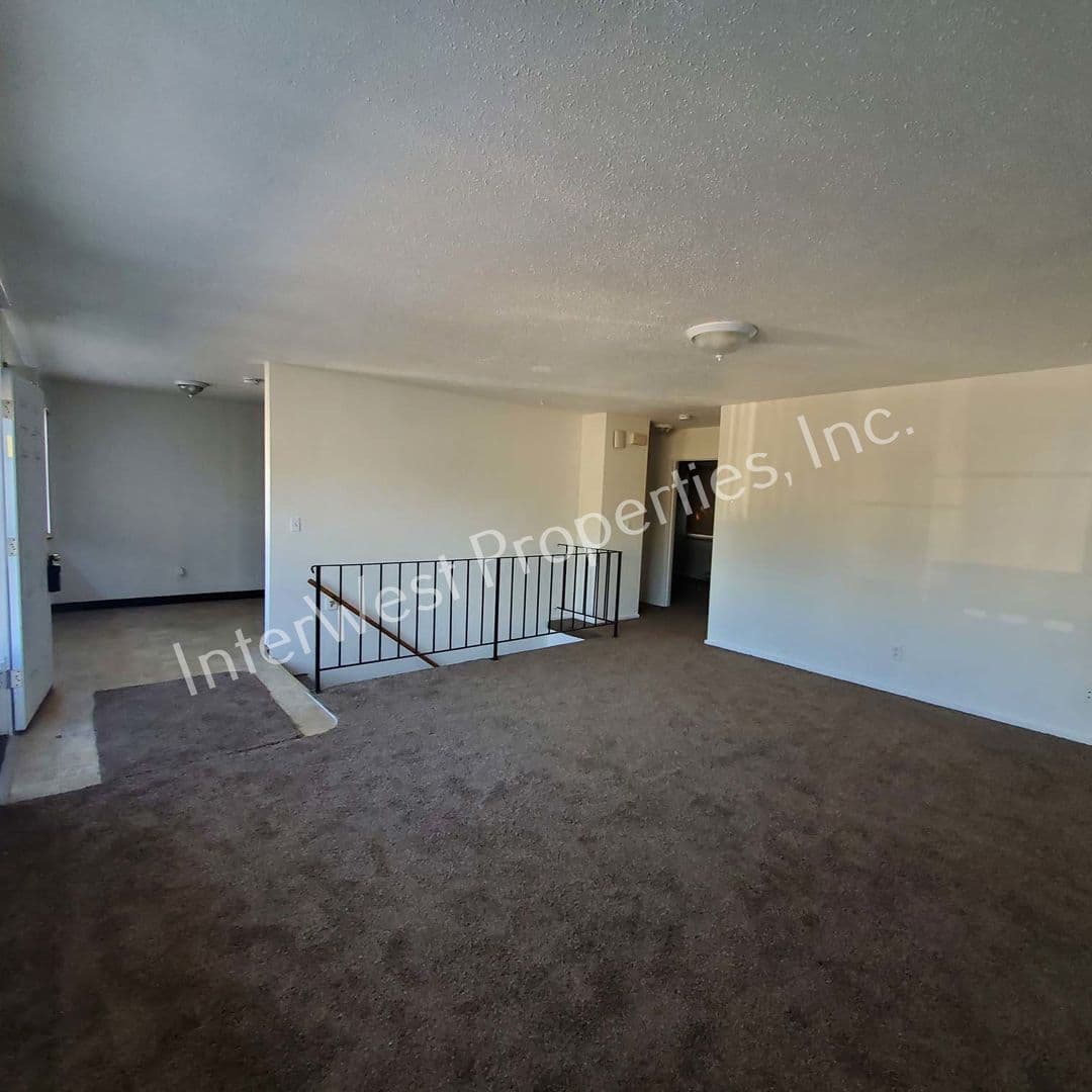 PORTLAND Apartment: 11706 E BURNSIDE STREET