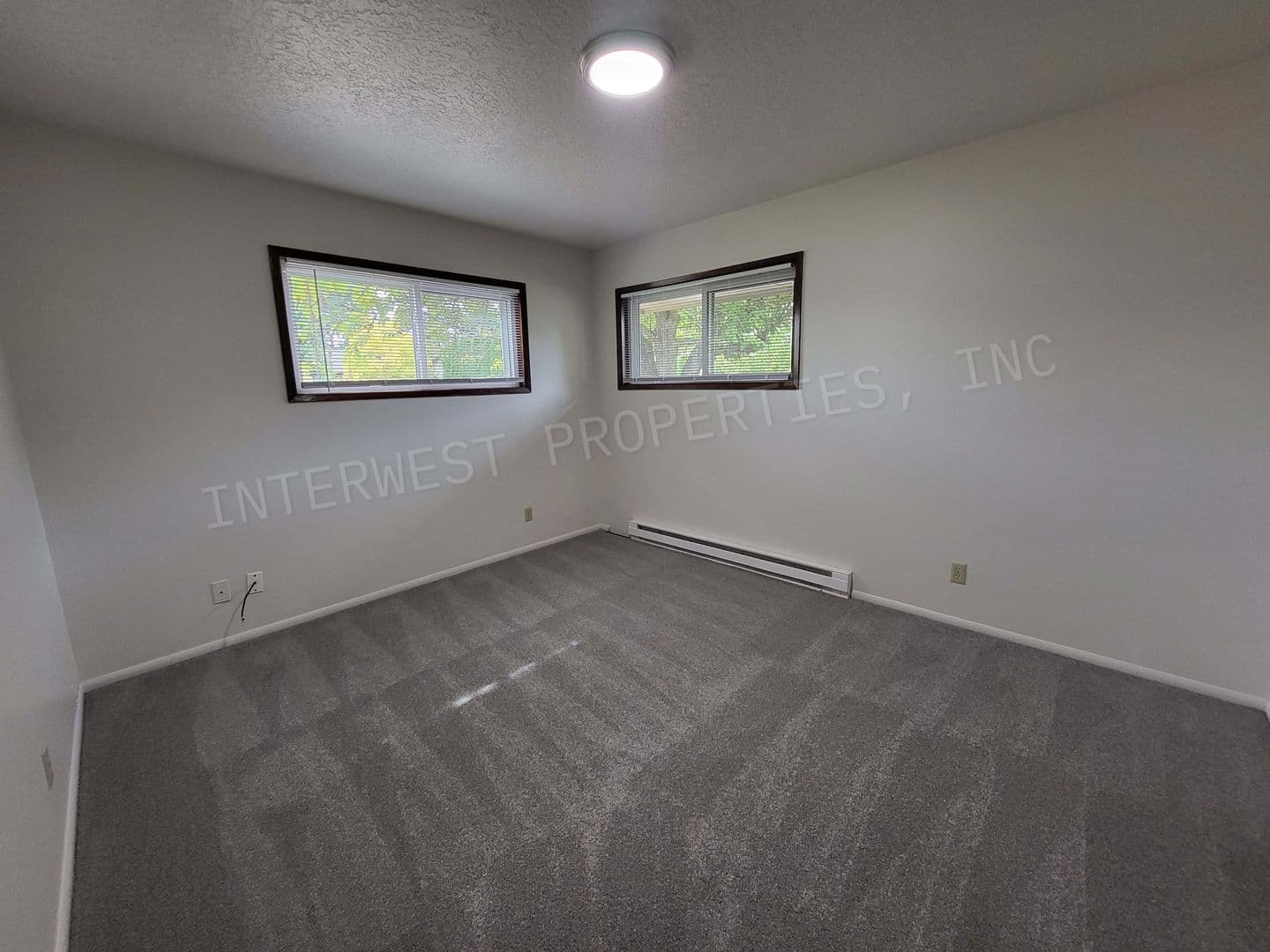 HILLSBORO Apartment: SPRUCE STREET APTS