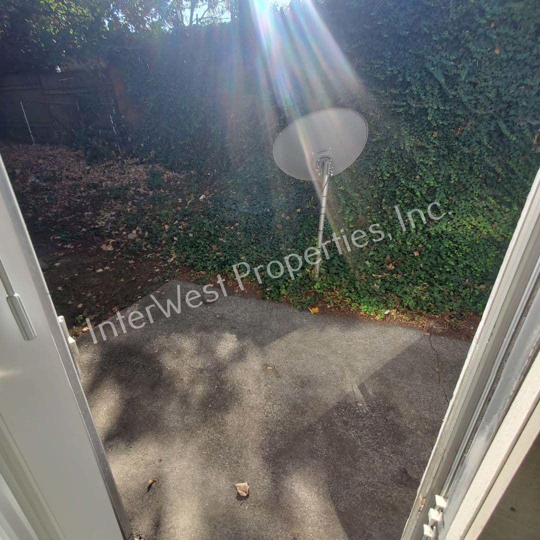 PORTLAND Apartment: 11706 E BURNSIDE STREET