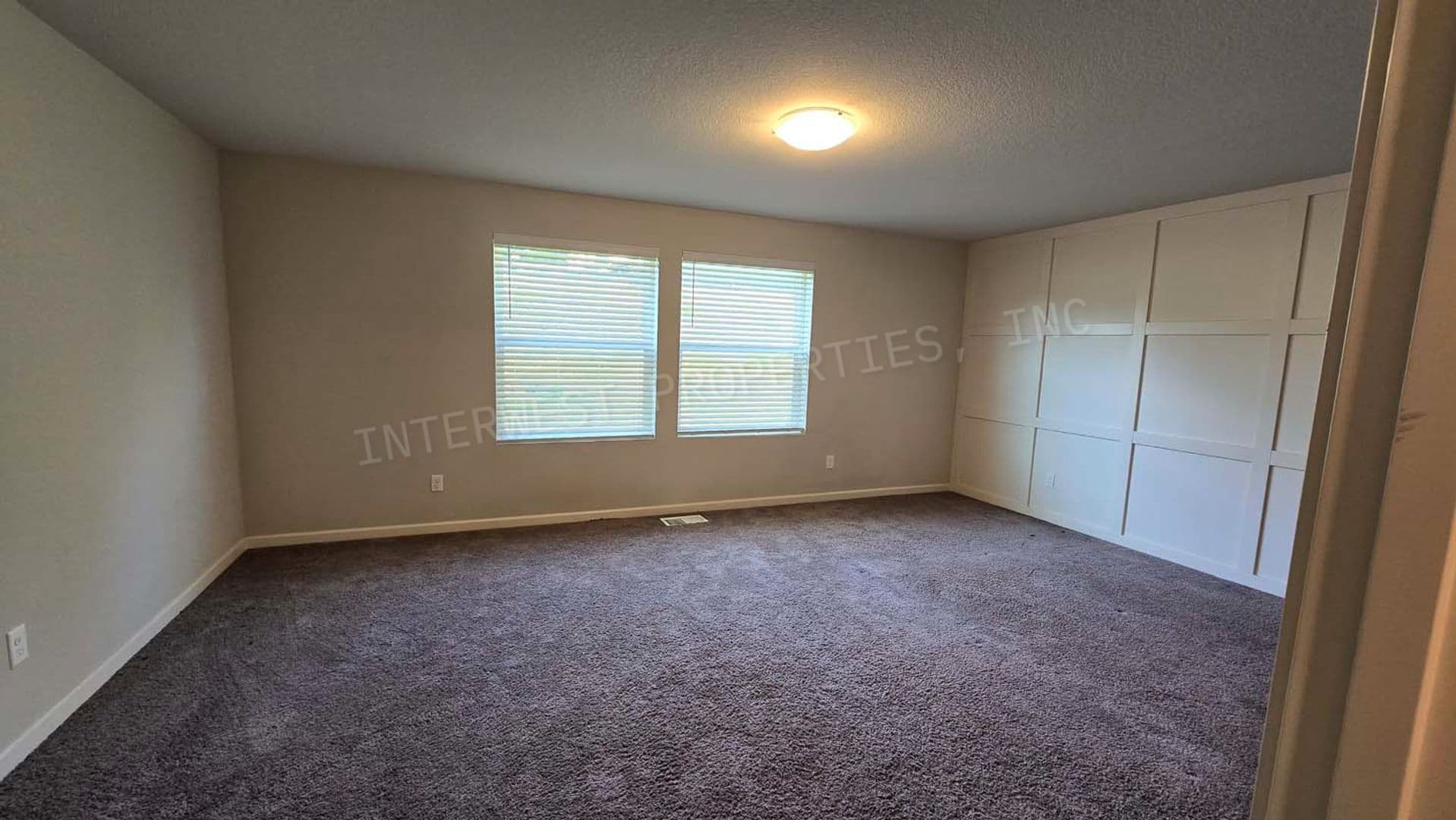 RIDGEFIELD House: 4145 S WATERS EDGE WAY