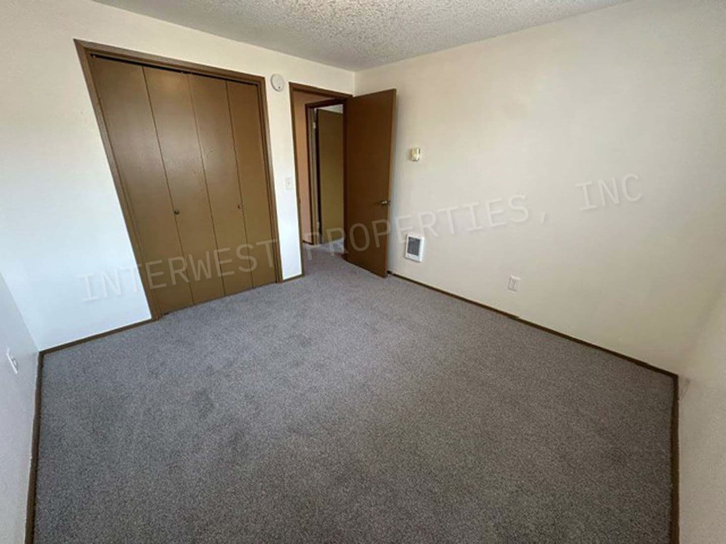 HILLSBORO Apartment: MAPLETREE APTS